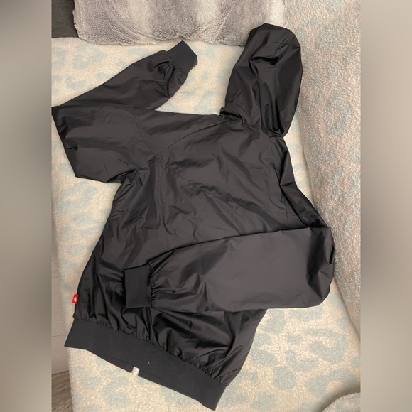 Nike Essential Windbreaker - Picture 4 of 4